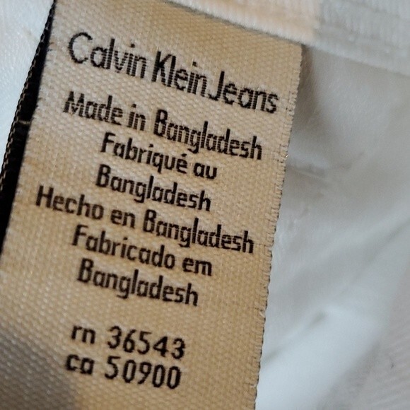 NWT CALVIN KLEIN WHITE ULTIMATE SKINNY JEANS SIZE 30 26 INSEAM - Picture 11 of 12